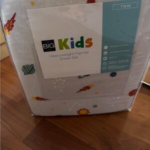 Kids Flannel Sheet Set with Space Design